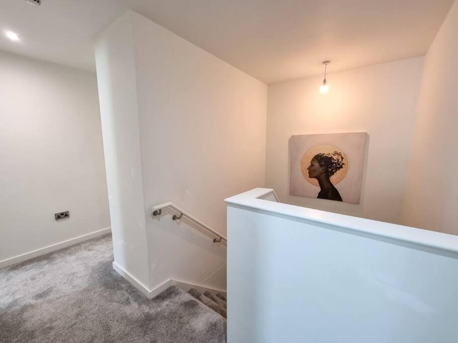 Luxury City Centre Townhouse With Parking Manchester Exterior photo
