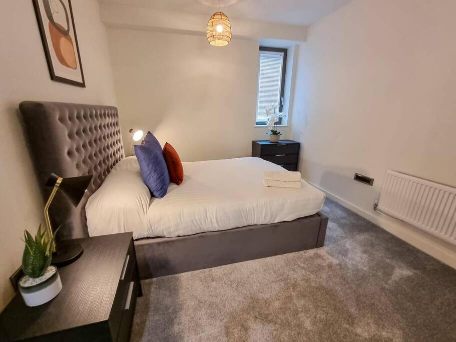 Luxury City Centre Townhouse With Parking Manchester Exterior photo
